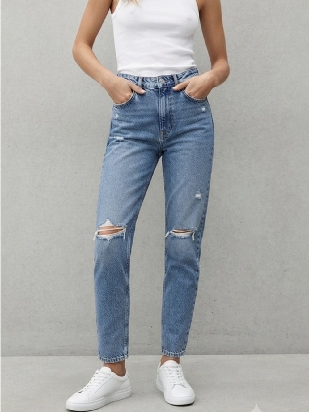 Zara Blue High-Rise Slightly Distressed Mom Jeans Size 4 Cotton